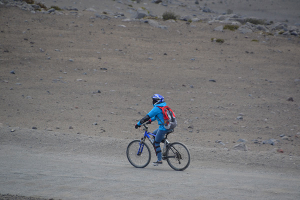 Gina Mom- mountainbiken vanaf de Chimborazo